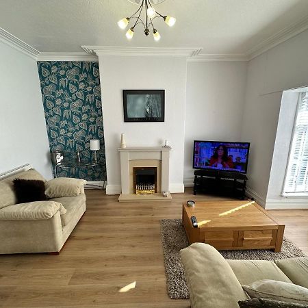 Spacious One Bedroom Apartment In Central Location Lytham St Annes Exterior photo